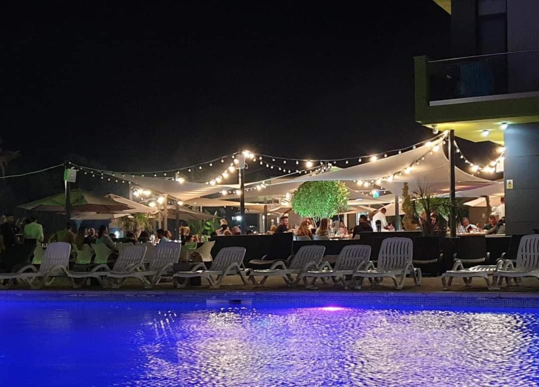 Los Amigos Apartment Spa Resort Mamaia Navodari Exterior photo